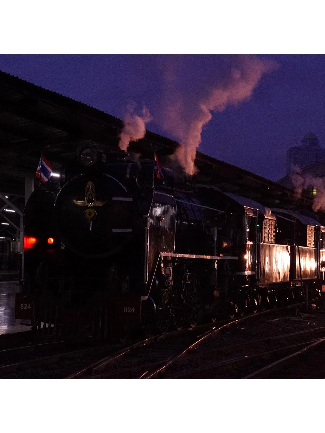 Sony SEL24240.SYX FE 24-240mm F/3.5-6.3 OSS Lens - Black 9 Sony SEL24240.SYX FE 24-240mm F/3.5-6.3 OSS Lens - Black - Image 7