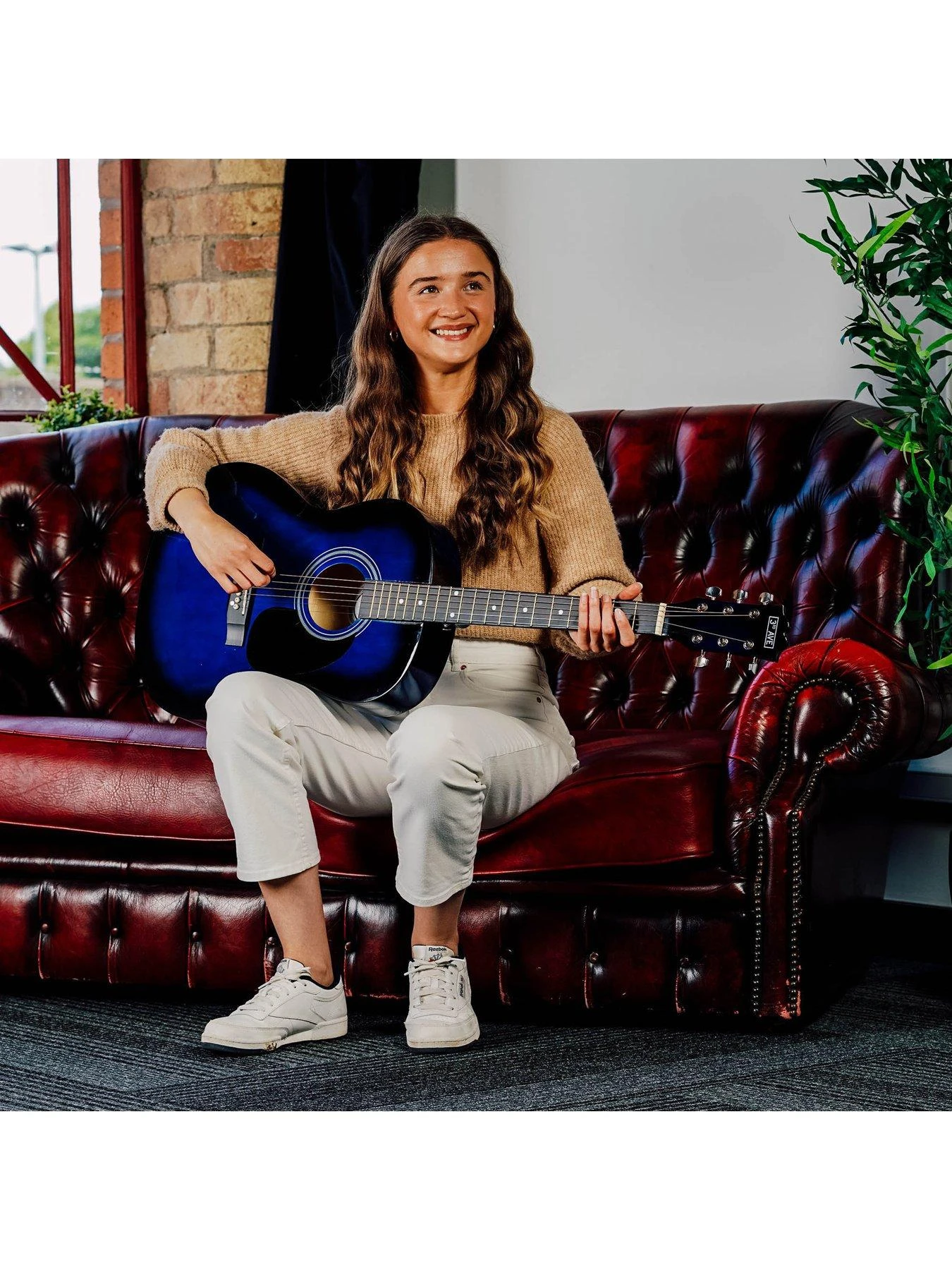 3rd Avenue Full Size 4/4 Acoustic Guitar Pack For Beginners - 6 Months FREE Lessons - Blueburst 7 3rd Avenue Full Size 4/4 Acoustic Guitar Pack For Beginners - 6 Months FREE Lessons - Blueburst - Image 5