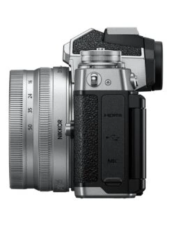 Nikon Z Fc Mirrorless Camera With NIKKOR Z DX 16-50 Mm F/3.5-6.3 Lens Kit 10 Nikon Z Fc Mirrorless Camera With NIKKOR Z DX 16-50 Mm F/3.5-6.3 Lens Kit -NARA Computer Shop TF47E SQ3 0000000004 BLACK SLa