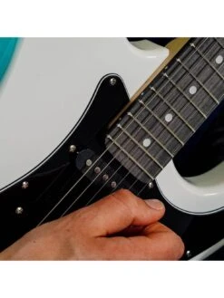 3/4 Size Electric Guitar Ultimate Kit With 10W Amp - 6 Months FREE Lessons - White -NARA Computer Shop UW8G6 SQ6 0000000088 NO COLOR SLd4