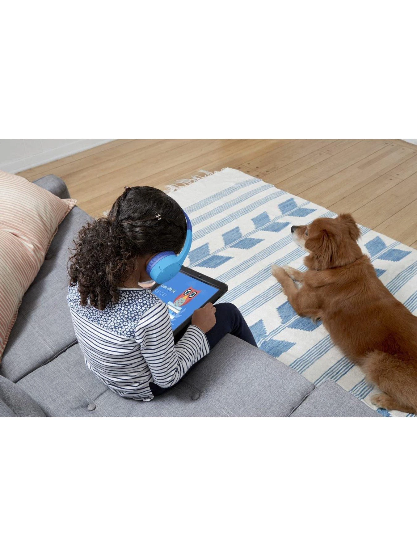 Belkin Soundform Mini Wireless On-Ear Headphones For Kids - Blue 6 Belkin Soundform Mini Wireless On-Ear Headphones For Kids - Blue - Image 4