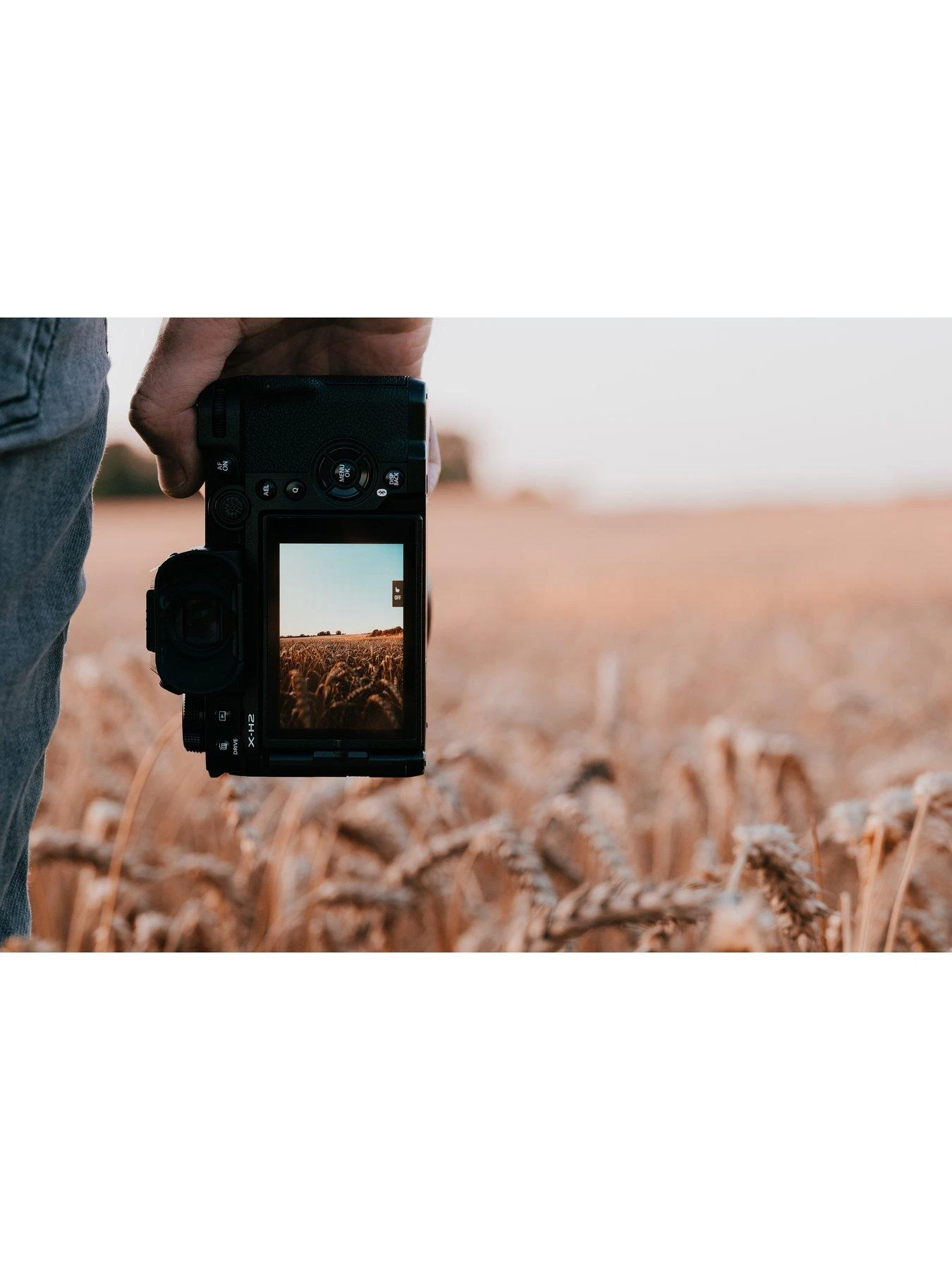 Fujifilm X-H2 Mirrorless Digital Camera Body Only - Black 8 Fujifilm X-H2 Mirrorless Digital Camera Body Only - Black - Image 6