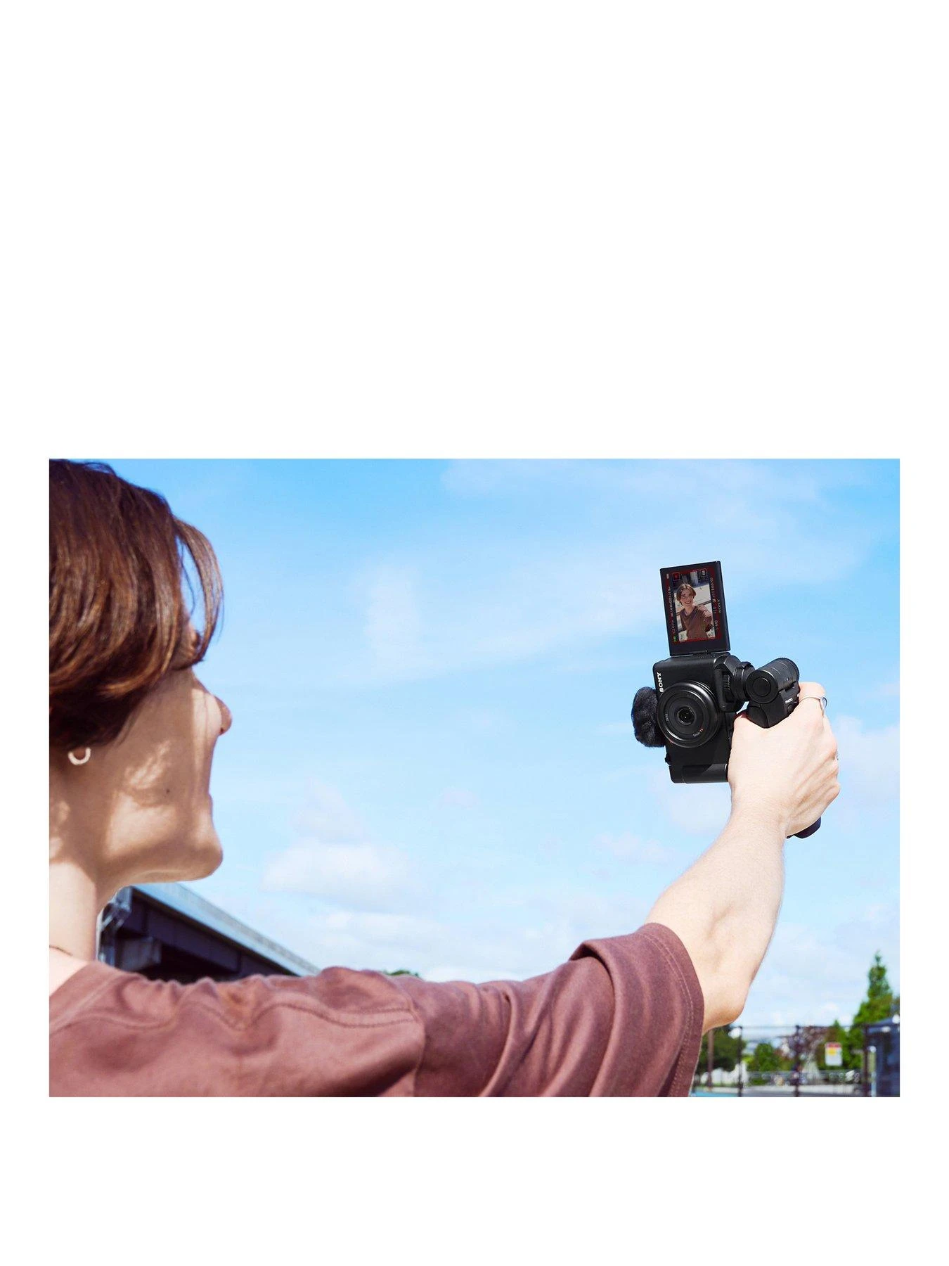 Sony Vlog Camera ZV1FBDI.EU Digital Camera (Vari-angle Screen, 4K Video, Slow Motion, Vlog Features) - Black 5 Sony Vlog Camera ZV1FBDI.EU Digital Camera (Vari-angle Screen, 4K Video, Slow Motion, Vlog Features) - Black - Image 3